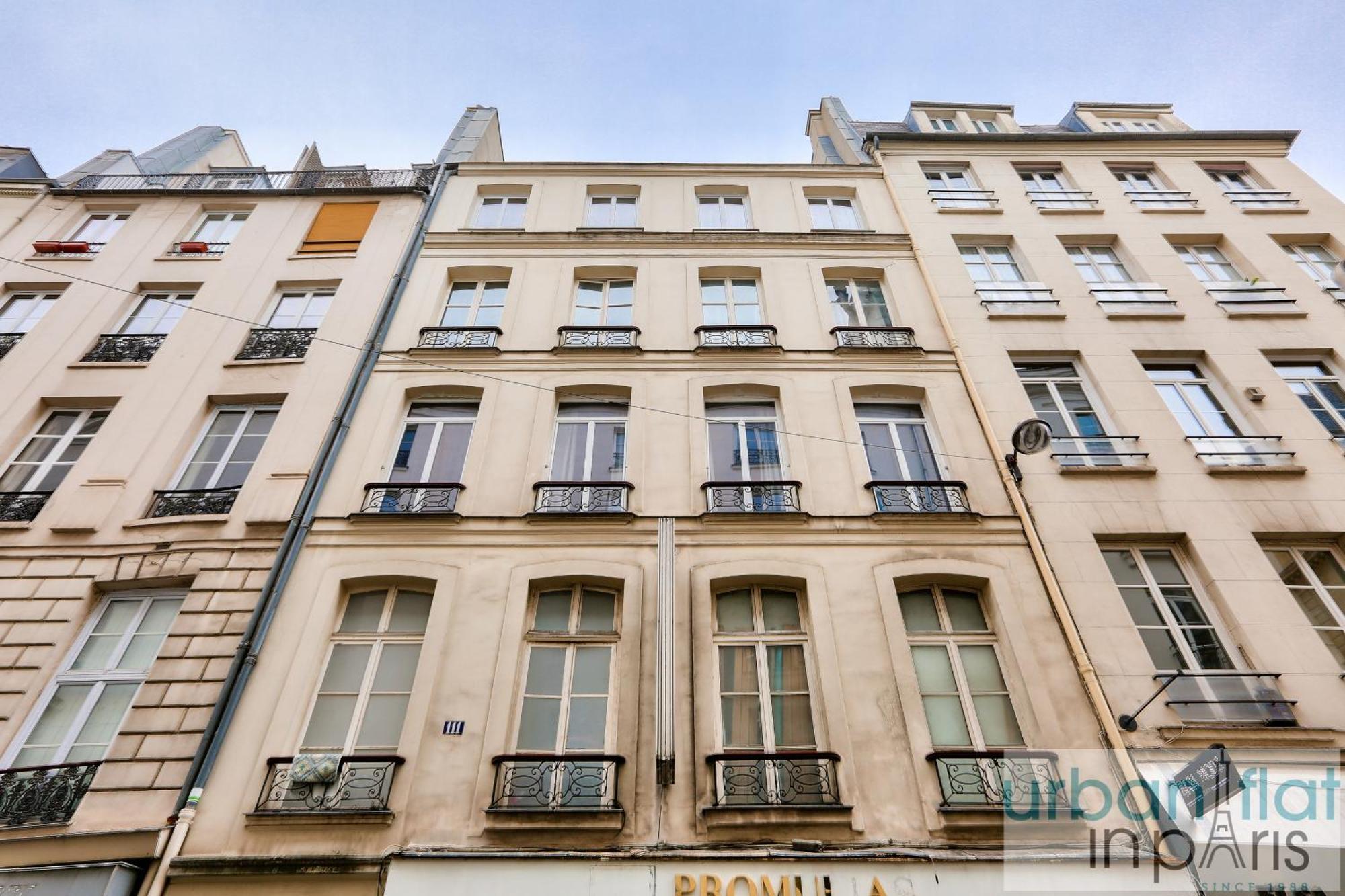 97 - Urban Colonnes De Buren Paris Exterior foto